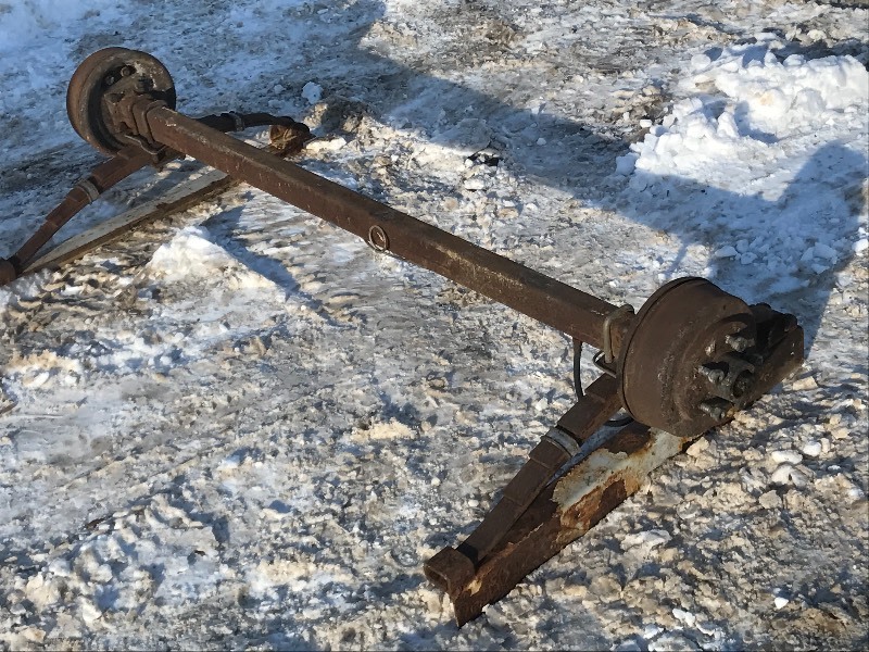 lot 5 image: 5-Lug Boat Trailer Axle