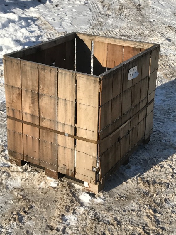 lot 6 image: Wooden Crate Of Assorted Hydraulic Hoses