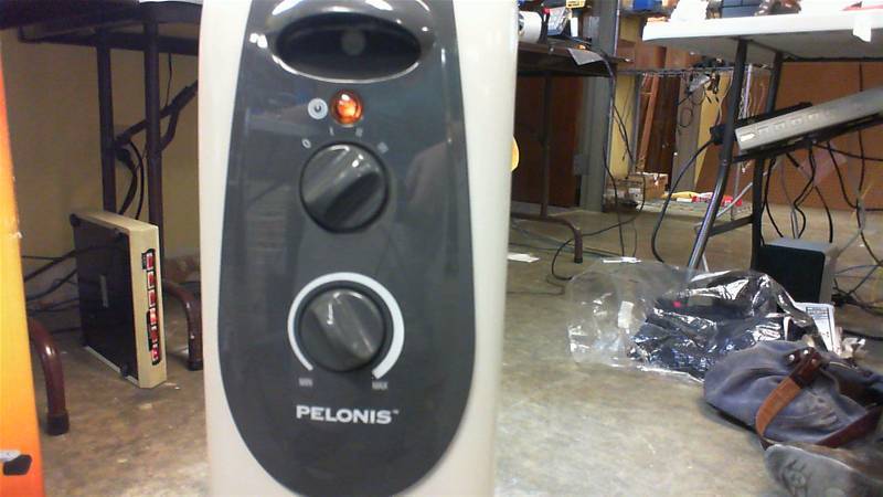 lot 24 image: Pelonis electric Radiator Heater, HO-0250H IN BOX UNUSED
