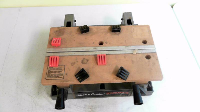 lot 554 image: Black and Decker 79-020 Workmate Bench Top Work Center