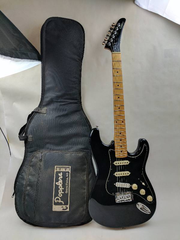 lot 42 image: Epiphone Guitar Strat Body With Seymour Duncan Pickup and Softshell Case