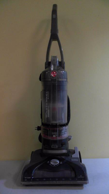 lot 395 image: Hoover Windtunnel Rewind Plus Vacuum