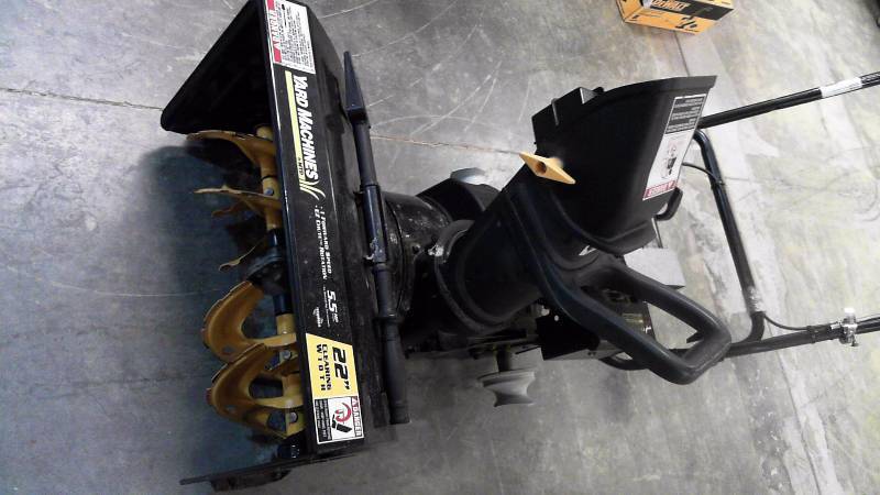 lot 449 image: MTD Yard Machines 31A-3BAD729 Snowblower No Wheels or Tires