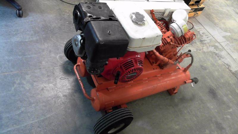 lot 450 image: Emglo Twin Tank Air Compressor With Honda GX240 8HP