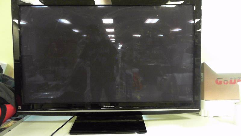 lot 453 image: Panasonic VIERA X1 Series TC-P50X1 50-Inch 720p Plasma HDTV With Remote Cracked Stand Scatch on Top Right