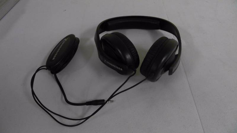 lot 458 image: Sennheiser HD 202 Dynamic Over-Ear Headphones