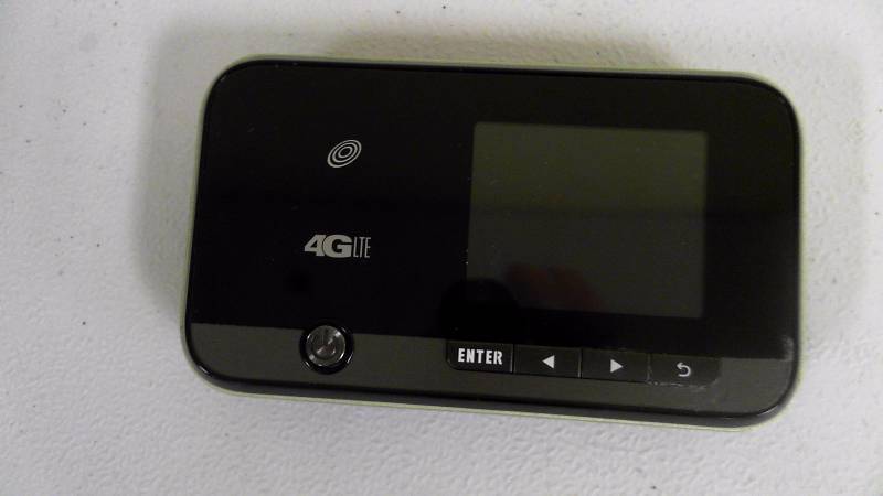 lot 460 image: ZTE Z288L Straight Talk Hotspot LTE Network Locked No Charger or Cord