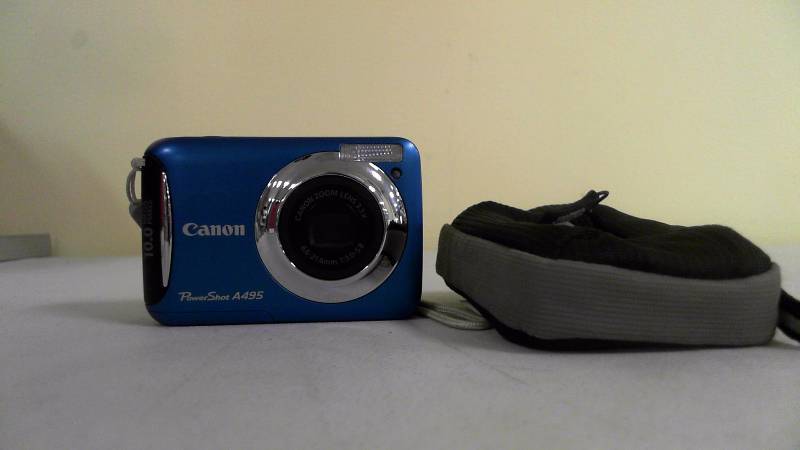 lot 469 image: Canon PowerShot A495 10.0 MP Compact Digital Camera with Case
