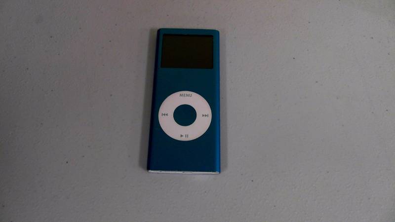 lot 474 image: iPod mini 4GB mp3 Player No Accessories