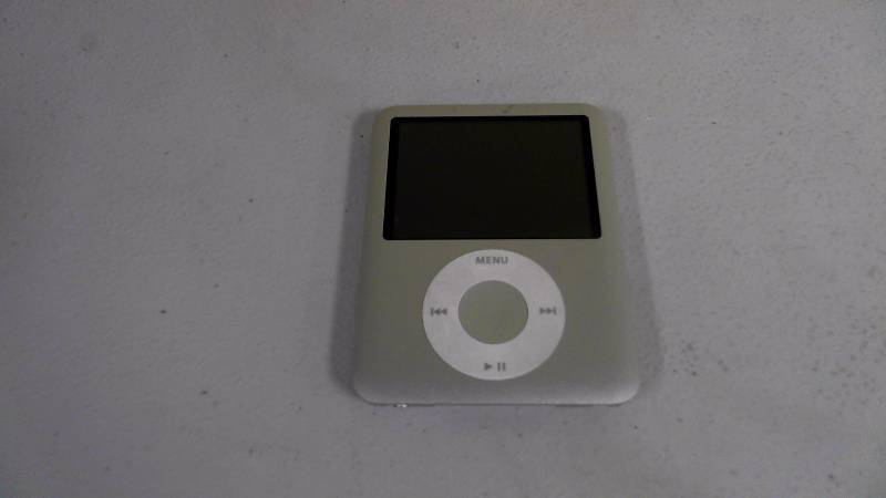 lot 476 image: iPod Nano 4GB mp3 Player No Accessories