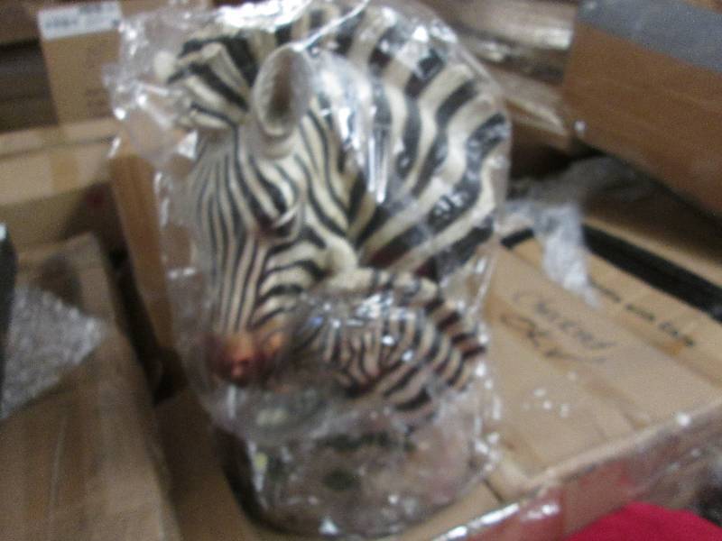 Zebra Table open box, no glass top ...