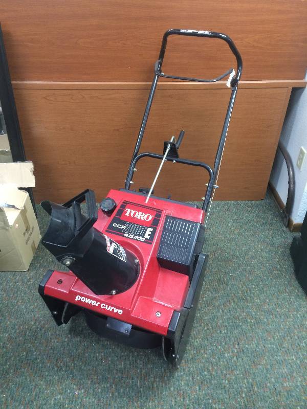 lot 1 image: Toro Snow Blower