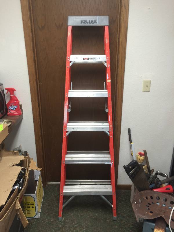 lot 3 image: Keller Step Ladder