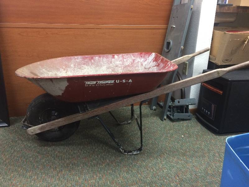 lot 10 image: Wheelbarrow
