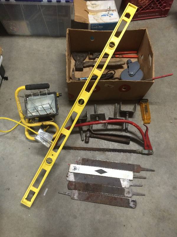 lot 24 image: Assorted Tools