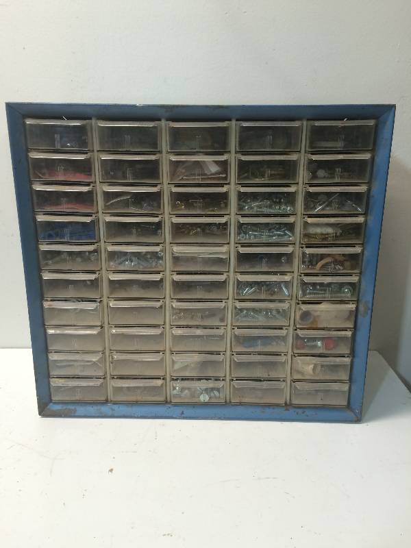 lot 92 image: Hardware Cabinet