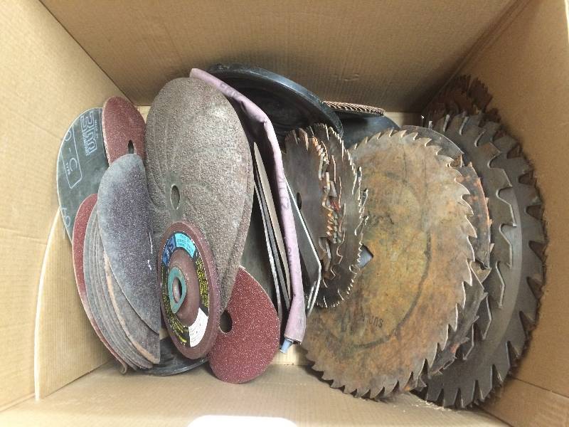 lot 95 image: Saw Blades And Sanding Discs
