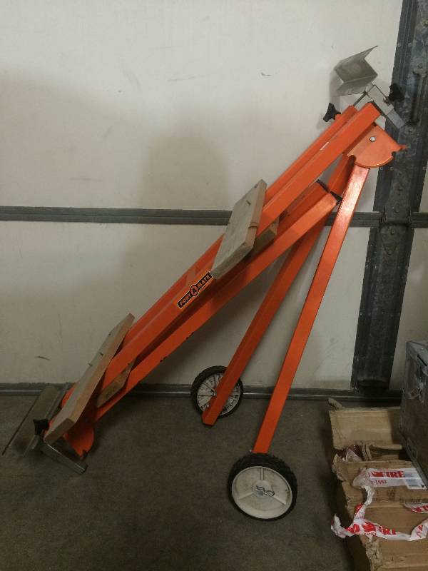 lot 100 image: Metal Saw Horse