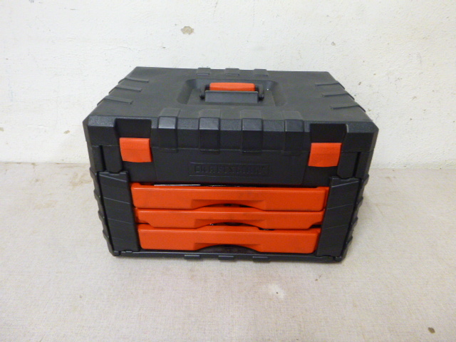 lot 8 image: Craftsman Tool Set