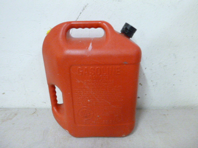 lot 20 image: Blitz Gas Can