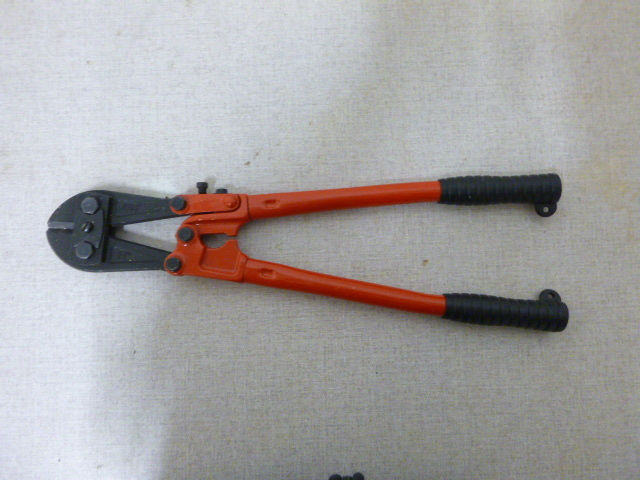 lot 21 image: Bolt Cutter