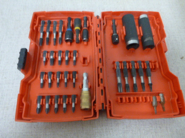 lot 34 image: Milwaukee Driver Set