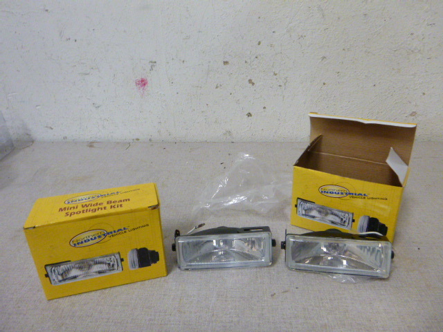 lot 56 image: 2 Sets of Northern Mini Wide Beam Spotlight Kits