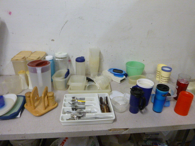 lot 67 image: Miscellaneous Kitchen Items