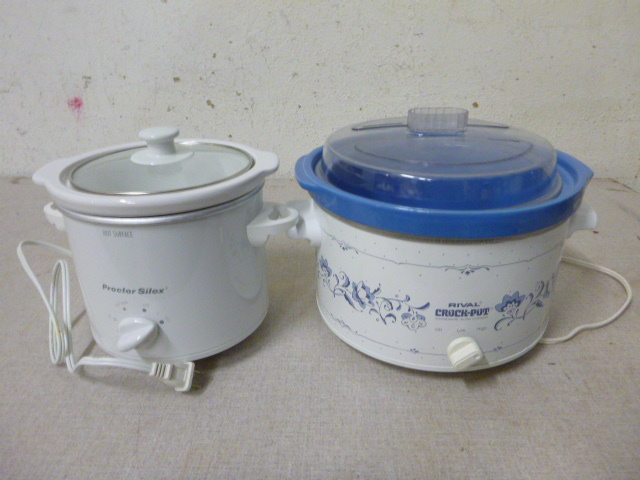 lot 69 image: 2 Crock Pots