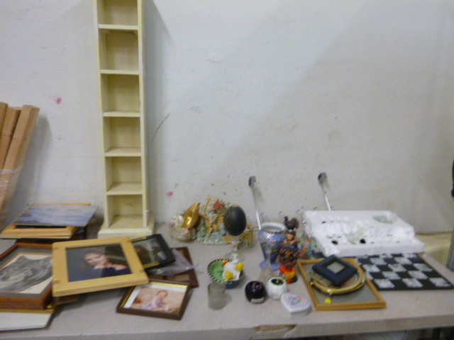 lot 72 image: Miscellaneous Home Dcor