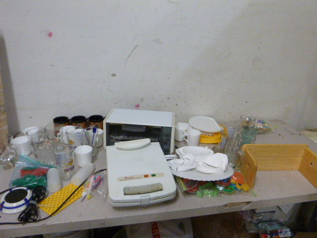 lot 77 image: Miscellaneous Kitchen Items