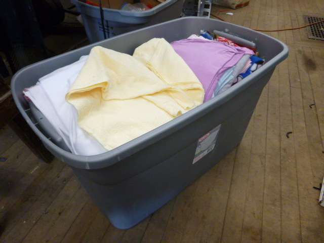 lot 84 image: Tote of Linens