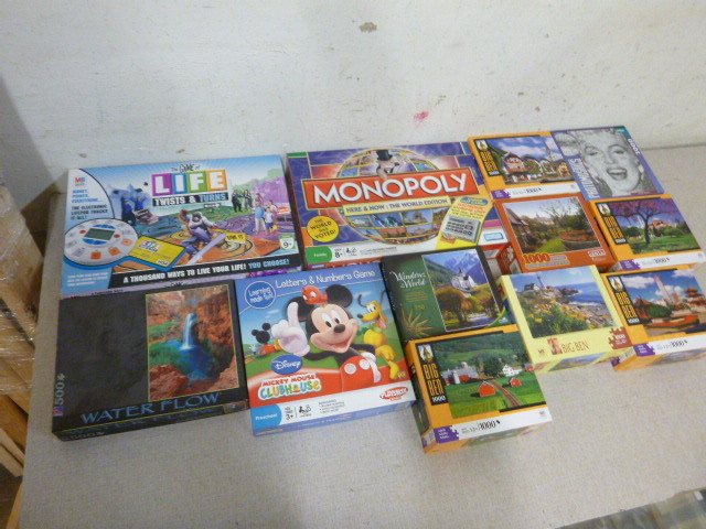 lot 91 image: Miscellaneous Puzzles and Games
