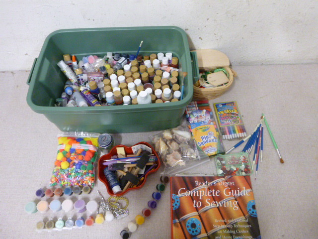 lot 95 image: Miscellaneous Craft Items