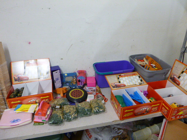 lot 107 image: Miscellaneous Toys