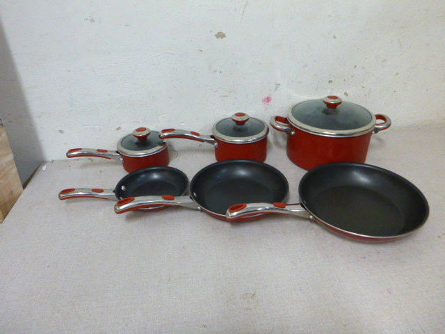 lot 109 image: Farbware Pots and Pans