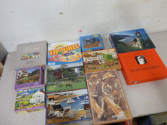 lot 110 image: Miscellaneous Puzzles and Games