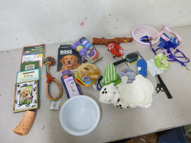 lot 121 image: Miscellaneous Dog Items
