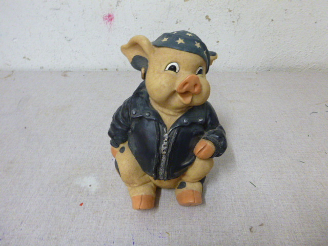 lot 122 image: Piggy Bank