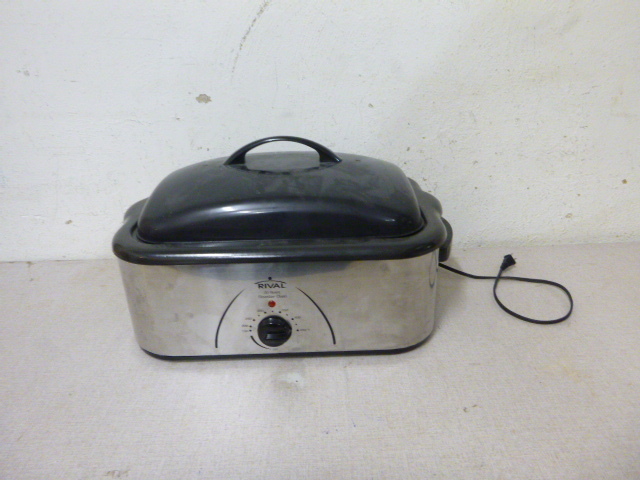 lot 141 image: Rival Roaster Oven