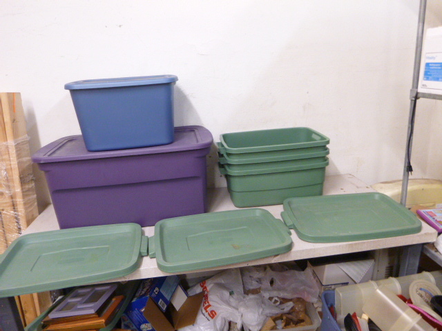 lot 142 image: 5 Totes with Lids