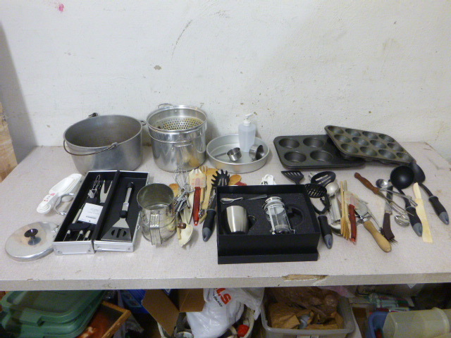 lot 151 image: Miscellaneous Kitchen Items