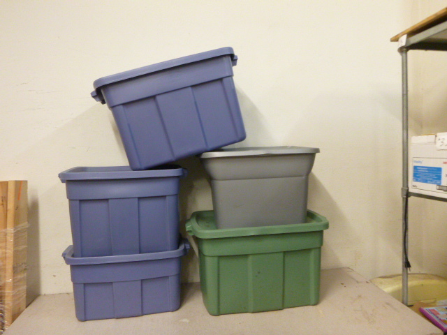 lot 152 image: 5 Totes with Lids