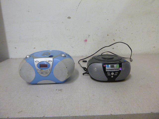 lot 157 image: 2 Radios