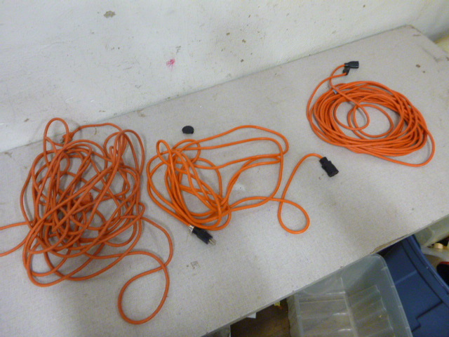 lot 158 image: 3 Electrical Cords