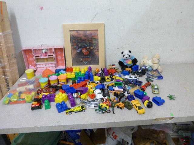 lot 159 image: Miscellaneous Toys