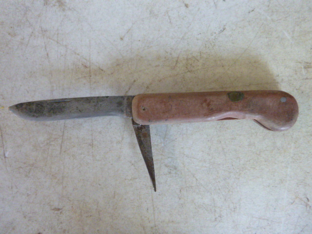 lot 168 image: Vintage Henry Sears Knife