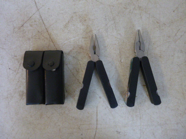lot 169 image: 2 Multi Tools