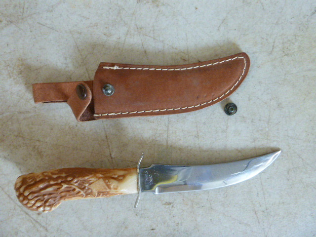lot 171 image: Hunting Knife