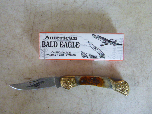 lot 174 image: American Bald Eagle Lock Blade Knife